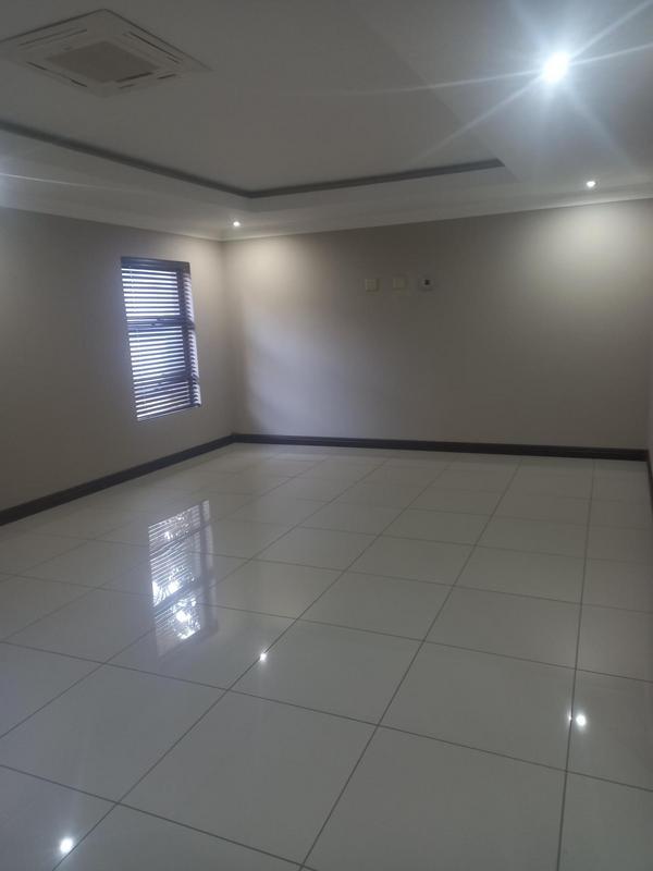 To Let commercial Property for Rent in Ontdekkerspark Gauteng