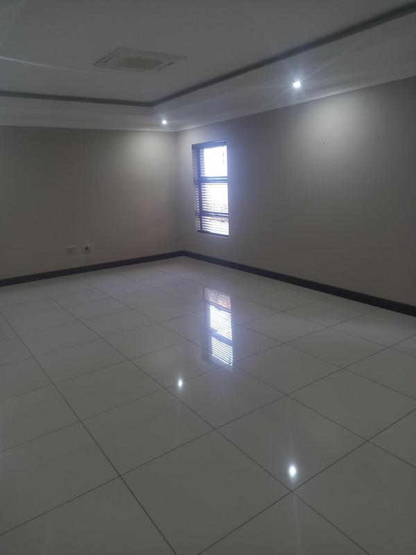 To Let commercial Property for Rent in Ontdekkerspark Gauteng