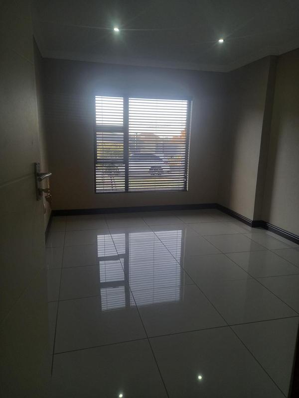 To Let commercial Property for Rent in Ontdekkerspark Gauteng