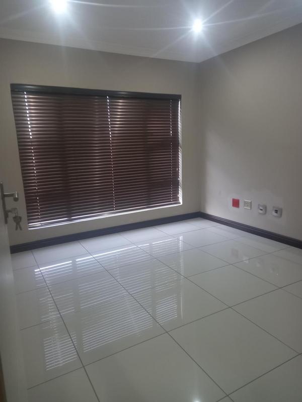 To Let commercial Property for Rent in Ontdekkerspark Gauteng