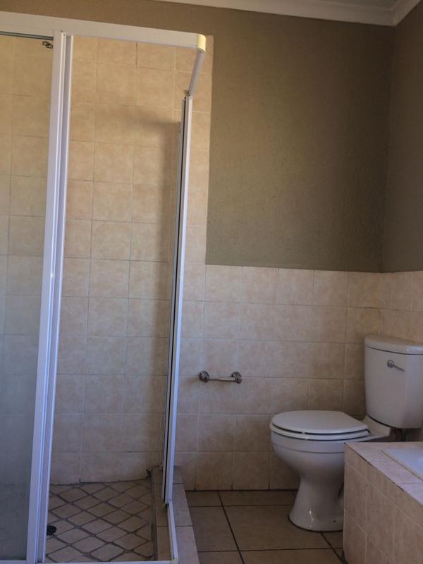 1 Bedroom Property for Sale in Ruimsig Gauteng