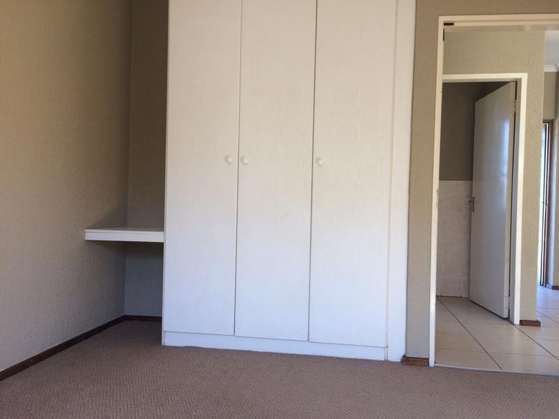 1 Bedroom Property for Sale in Ruimsig Gauteng