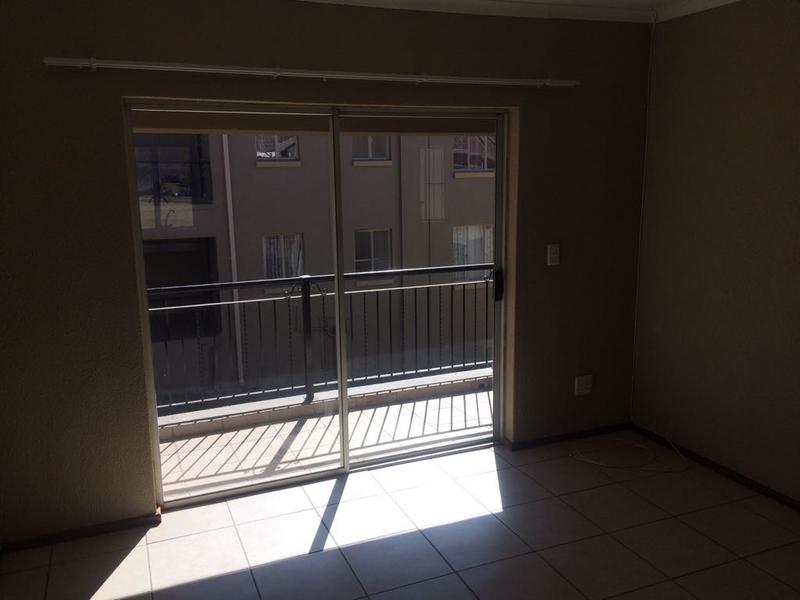 1 Bedroom Property for Sale in Ruimsig Gauteng