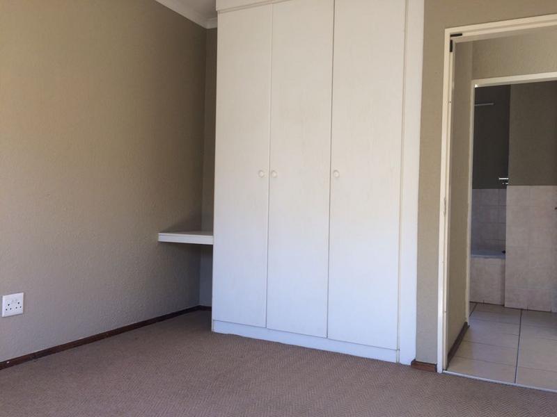 1 Bedroom Property for Sale in Ruimsig Gauteng