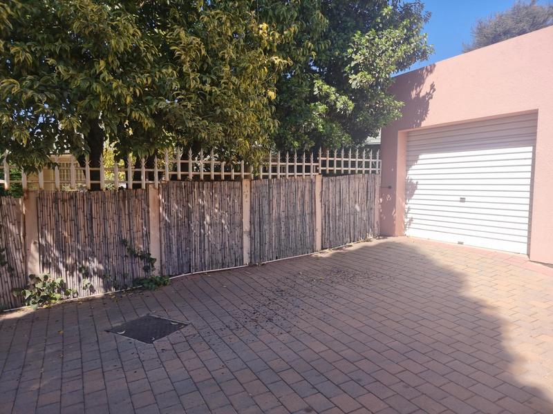 3 Bedroom Property for Sale in Edenvale Central Gauteng