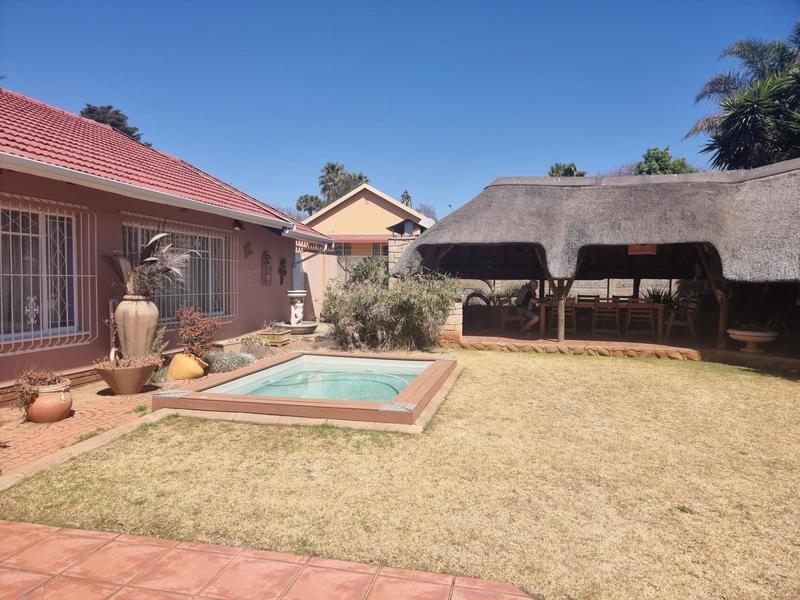 3 Bedroom Property for Sale in Edenvale Central Gauteng