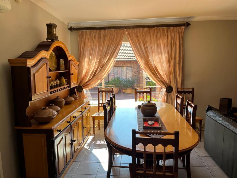 3 Bedroom Property for Sale in Eldoraigne Gauteng