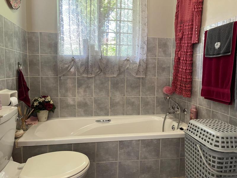 3 Bedroom Property for Sale in Eldoraigne Gauteng