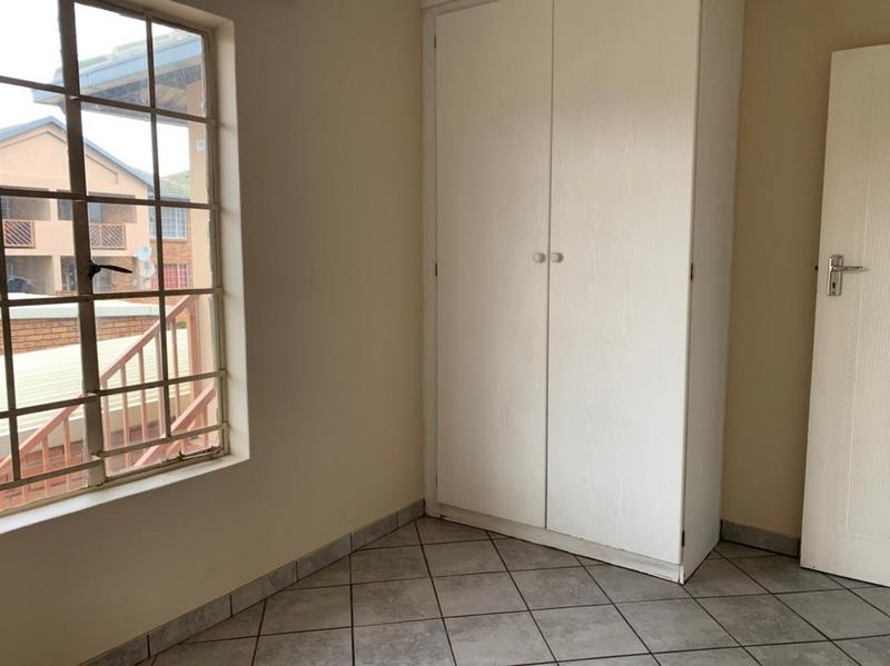 To Let 2 Bedroom Property for Rent in Amberfield Gauteng