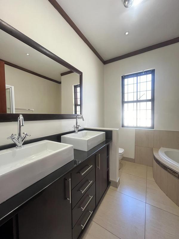 3 Bedroom Property for Sale in Waterkloof Ridge Gauteng