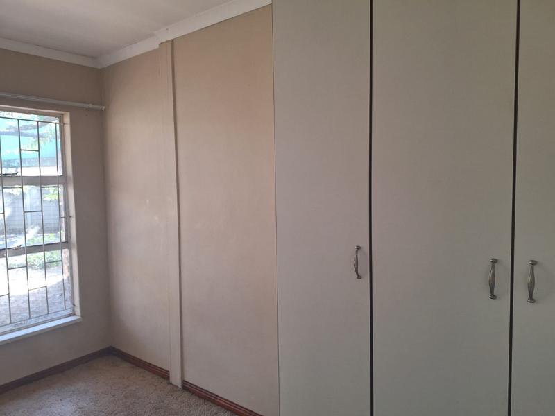 5 Bedroom Property for Sale in Lodeyko Gauteng