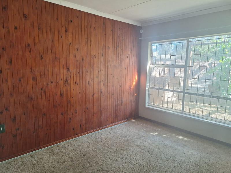 5 Bedroom Property for Sale in Lodeyko Gauteng