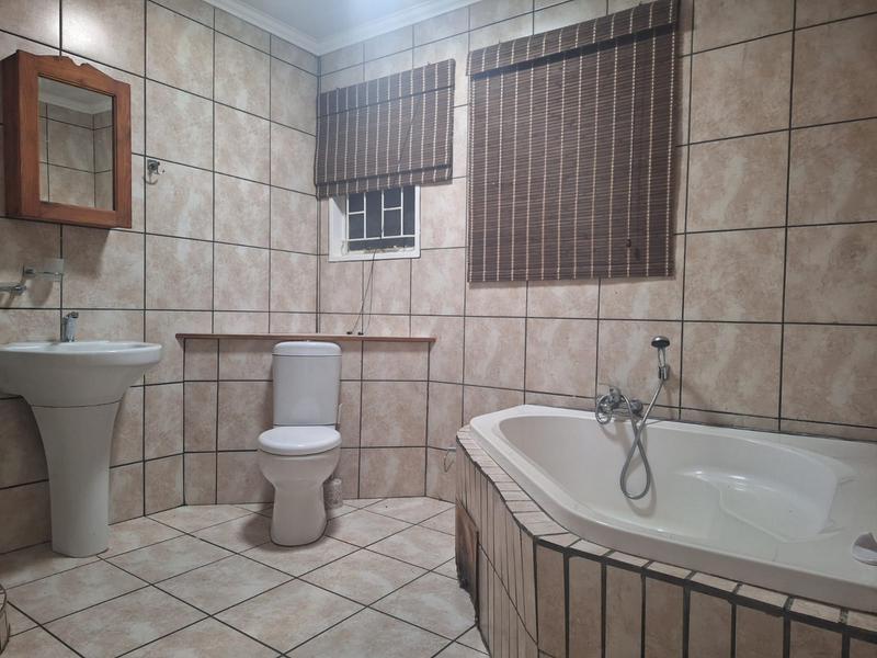 5 Bedroom Property for Sale in Lodeyko Gauteng