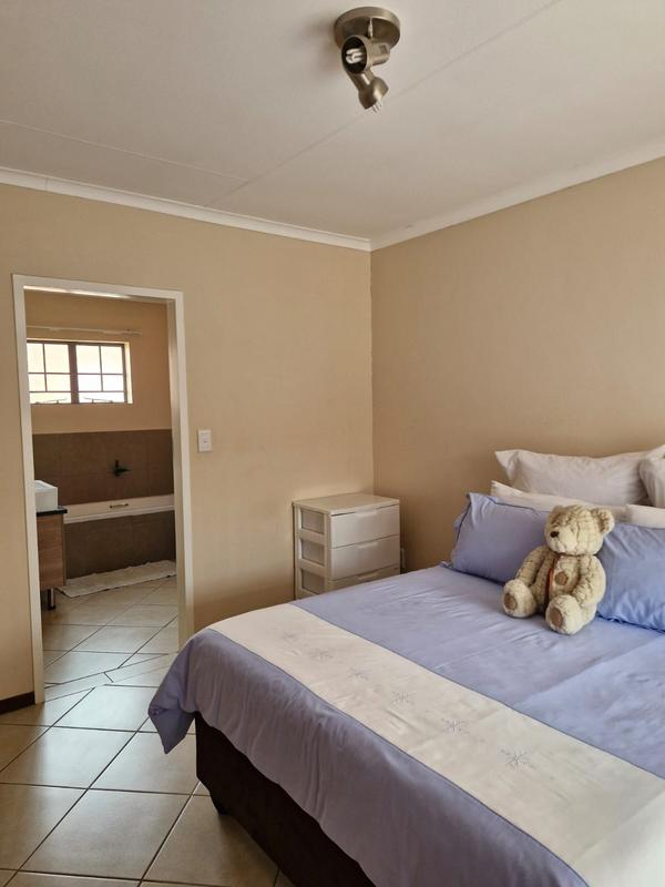 To Let 3 Bedroom Property for Rent in Noordwyk Gauteng