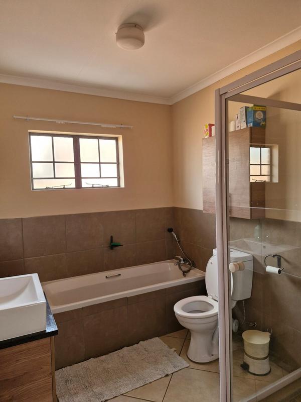 To Let 3 Bedroom Property for Rent in Noordwyk Gauteng