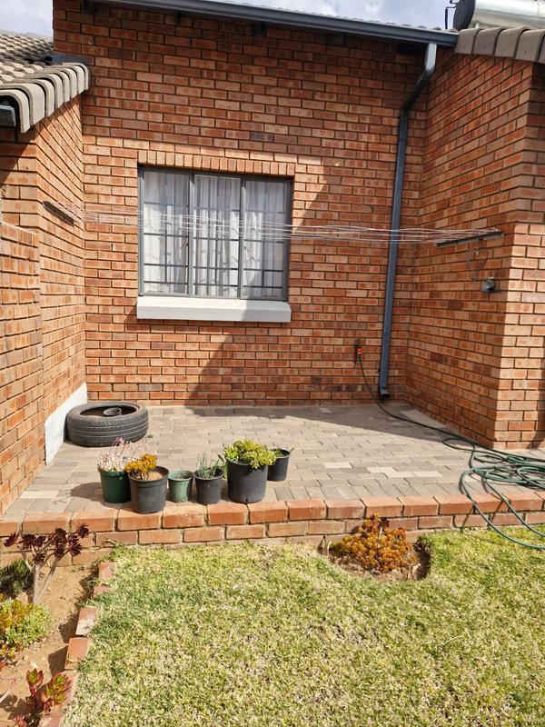 To Let 3 Bedroom Property for Rent in Noordwyk Gauteng