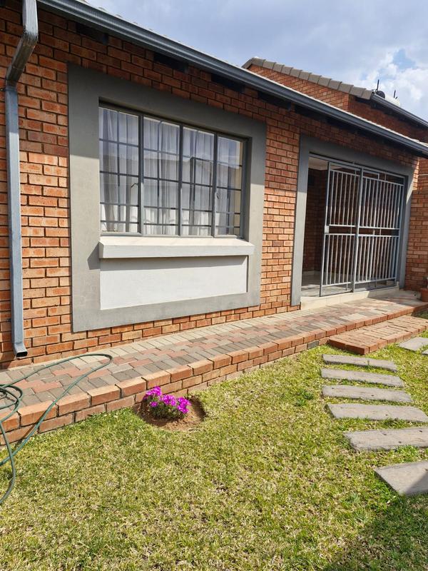 To Let 3 Bedroom Property for Rent in Noordwyk Gauteng