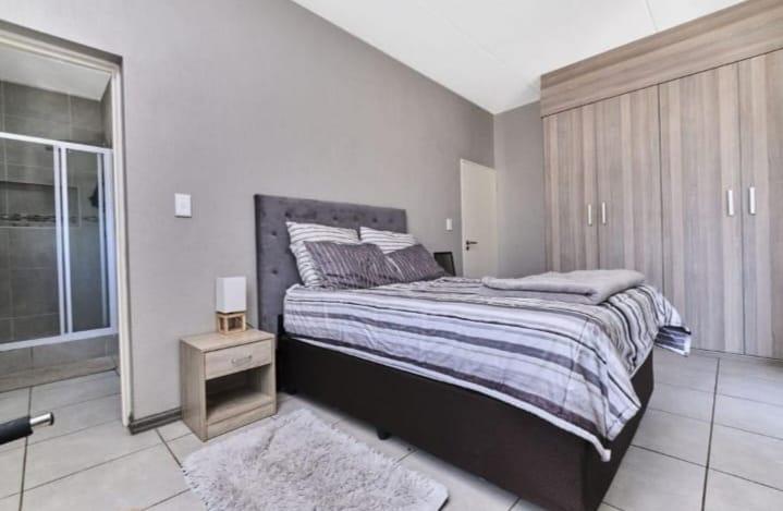 To Let 2 Bedroom Property for Rent in Victory Park Gauteng