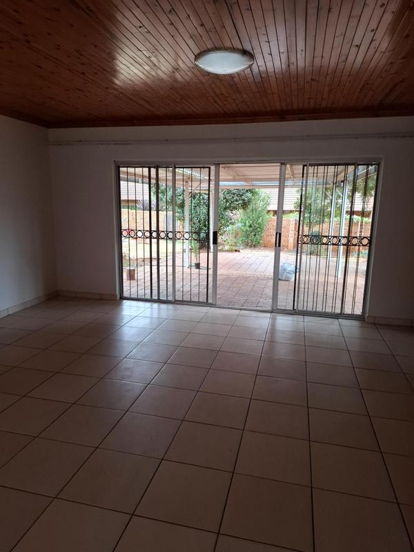 To Let 3 Bedroom Property for Rent in Die Wilgers Gauteng