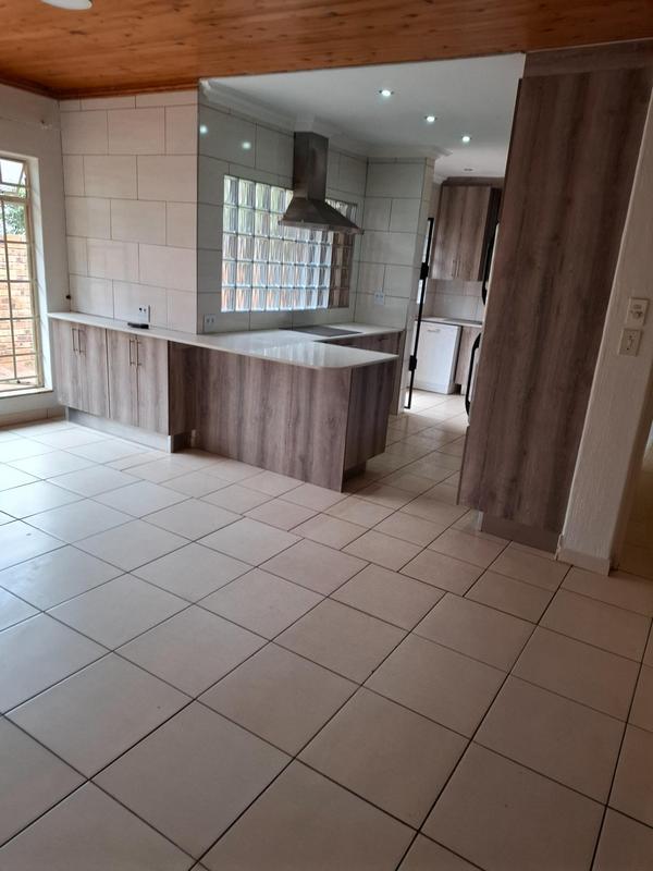 To Let 3 Bedroom Property for Rent in Die Wilgers Gauteng