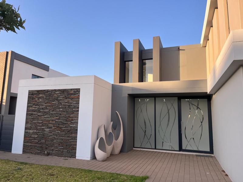 5 Bedroom Property for Sale in Midstream Ridge Gauteng