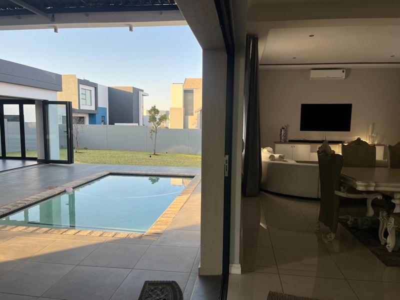 5 Bedroom Property for Sale in Midstream Ridge Gauteng