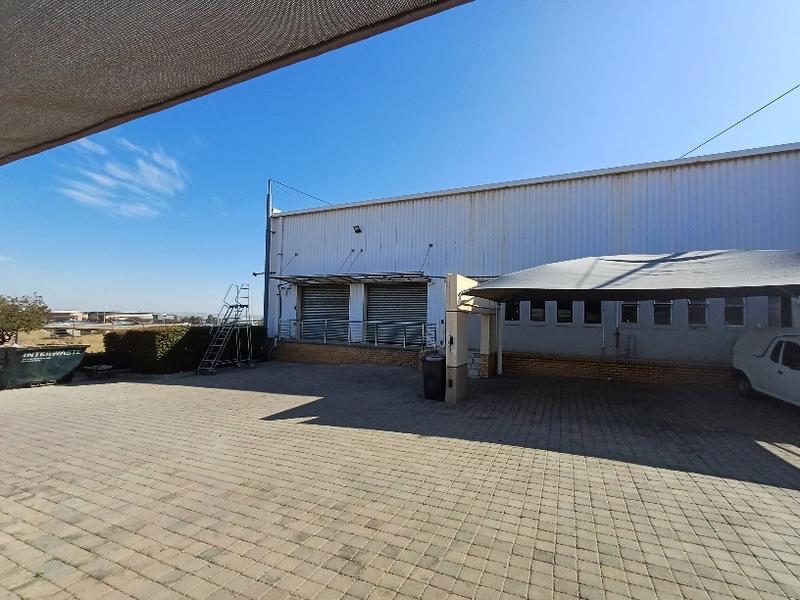 To Let commercial Property for Rent in Kosmosdal Gauteng