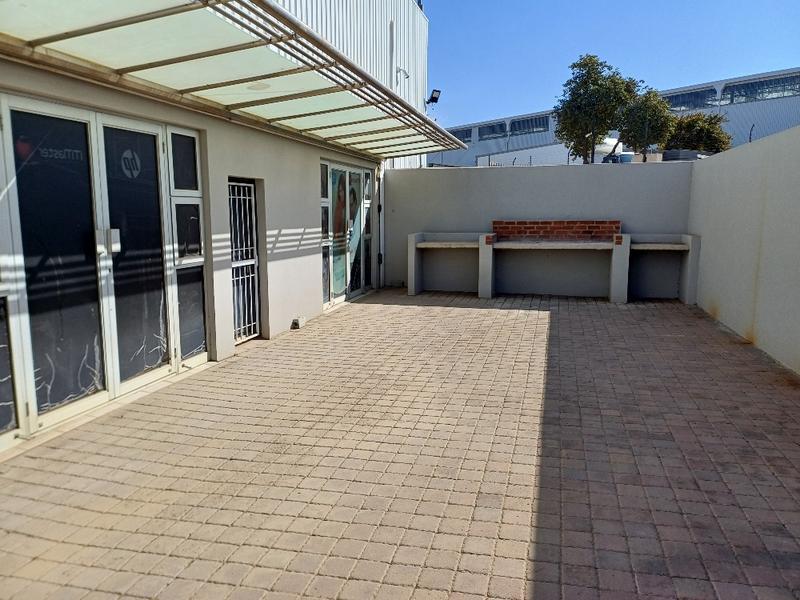 Commercial Property for Sale in Kosmosdal Gauteng