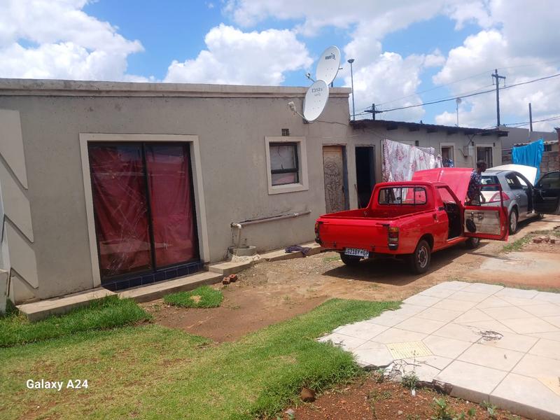 3 Bedroom Property for Sale in Zonkezizwe Gauteng