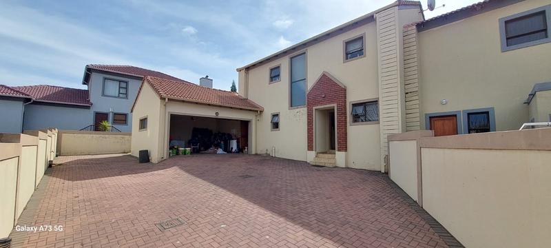 4 Bedroom Property for Sale in Amandasig Gauteng