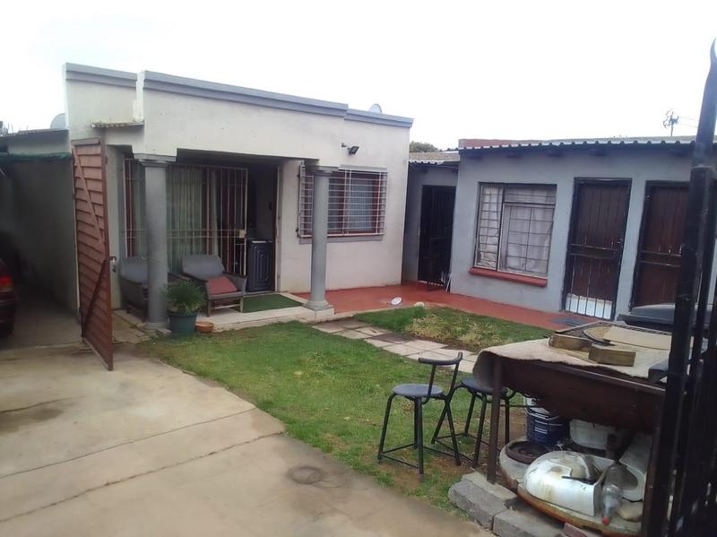 2 Bedroom Property for Sale in Olievenhoutbosch Gauteng