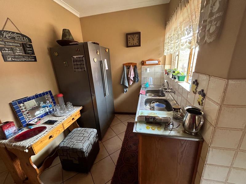 4 Bedroom Property for Sale in Rooihuiskraal Gauteng