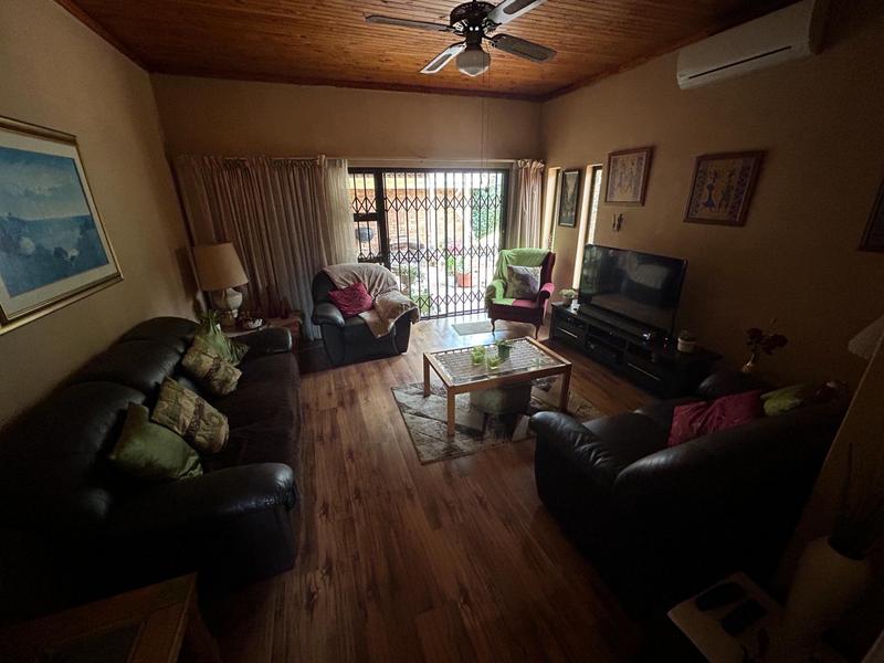 4 Bedroom Property for Sale in Rooihuiskraal Gauteng