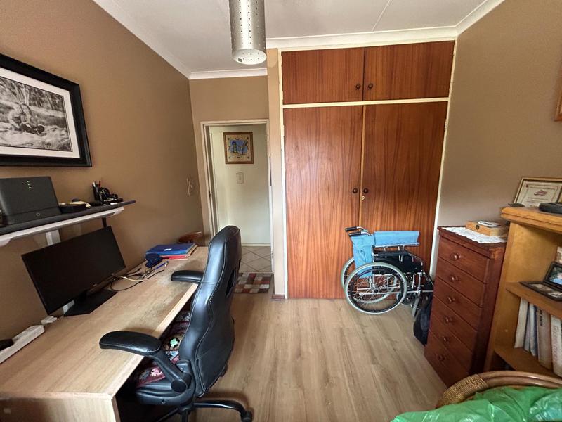 4 Bedroom Property for Sale in Rooihuiskraal Gauteng