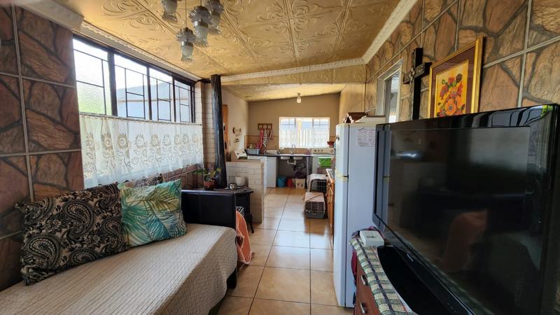 To Let 2 Bedroom Property for Rent in Randgate Gauteng