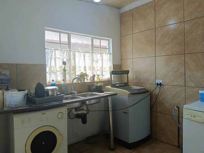 To Let 2 Bedroom Property for Rent in Randgate Gauteng