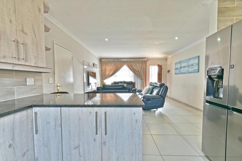 3 Bedroom Property for Sale in Sonneveld Gauteng