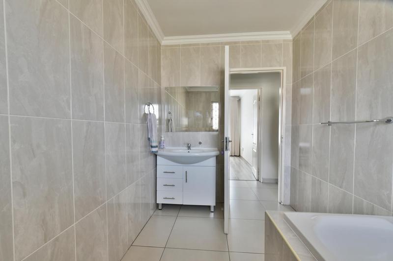 3 Bedroom Property for Sale in Sonneveld Gauteng