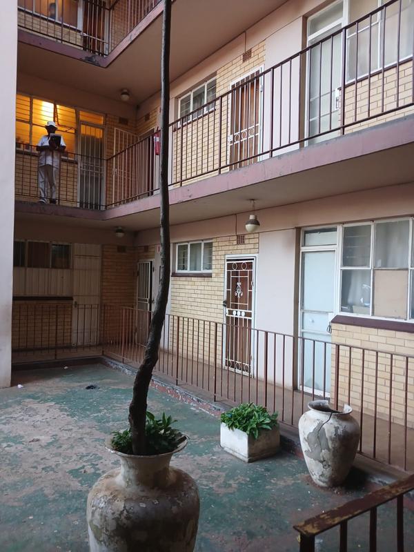 1 Bedroom Property for Sale in Berea Gauteng