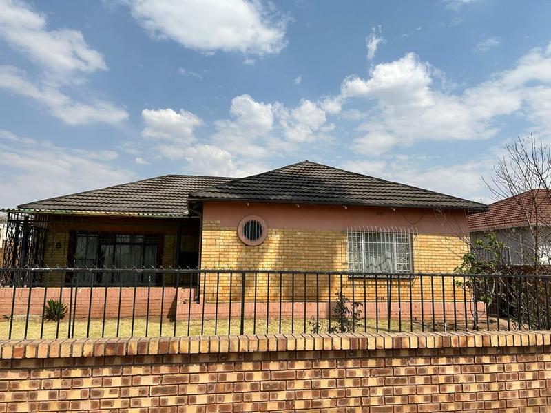 4 Bedroom Property for Sale in Rewlatch Gauteng