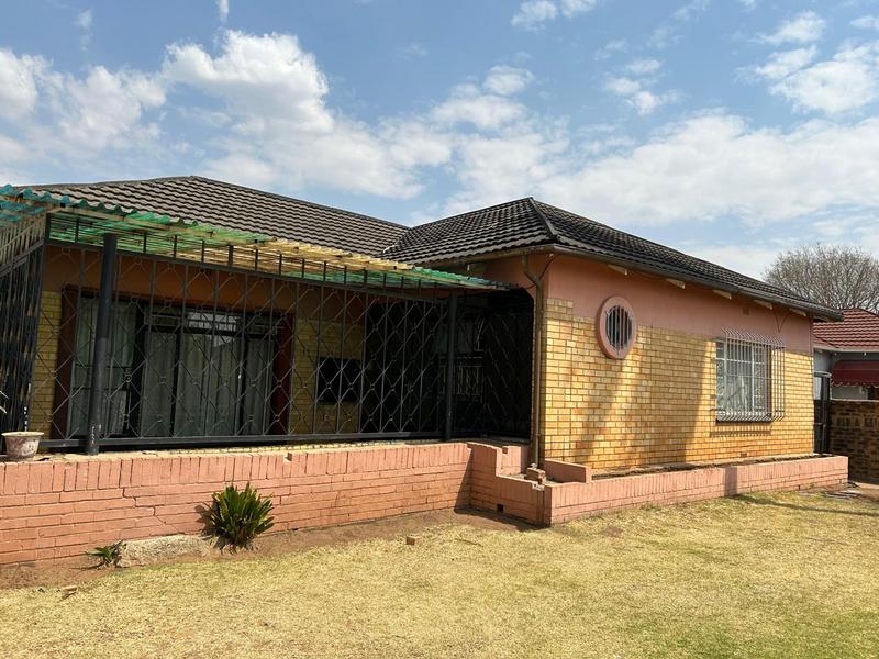 4 Bedroom Property for Sale in Rewlatch Gauteng