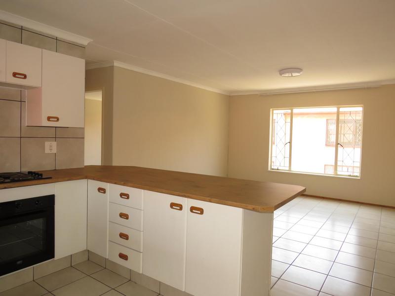 2 Bedroom Property for Sale in Helderkruin Gauteng