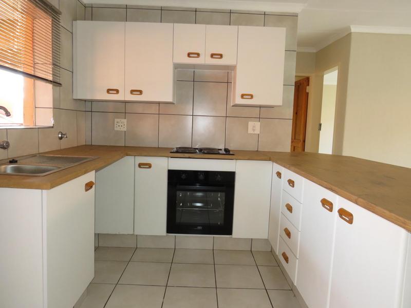 2 Bedroom Property for Sale in Helderkruin Gauteng