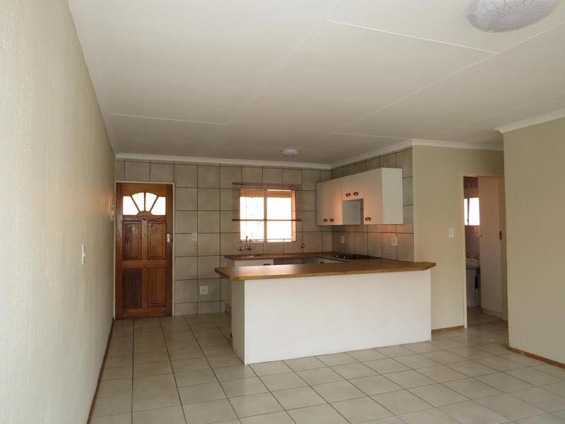 2 Bedroom Property for Sale in Helderkruin Gauteng