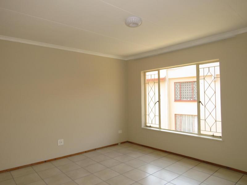 2 Bedroom Property for Sale in Helderkruin Gauteng