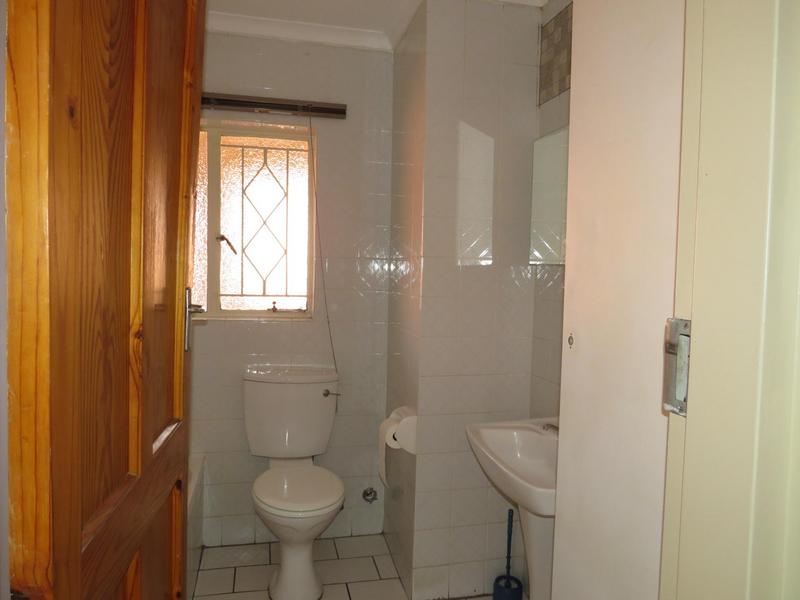 2 Bedroom Property for Sale in Helderkruin Gauteng