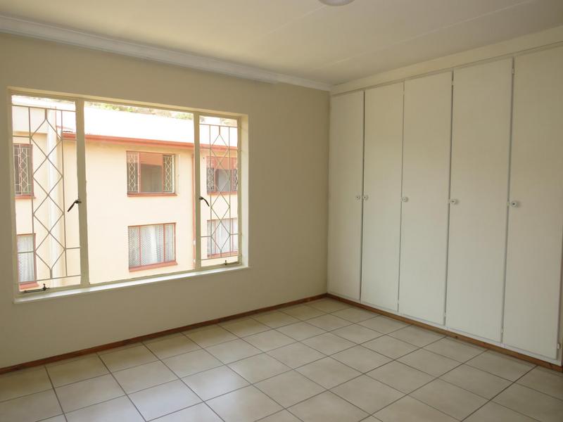 2 Bedroom Property for Sale in Helderkruin Gauteng