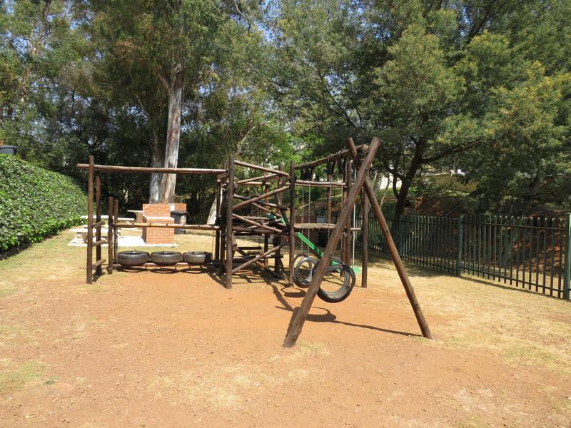 2 Bedroom Property for Sale in Helderkruin Gauteng