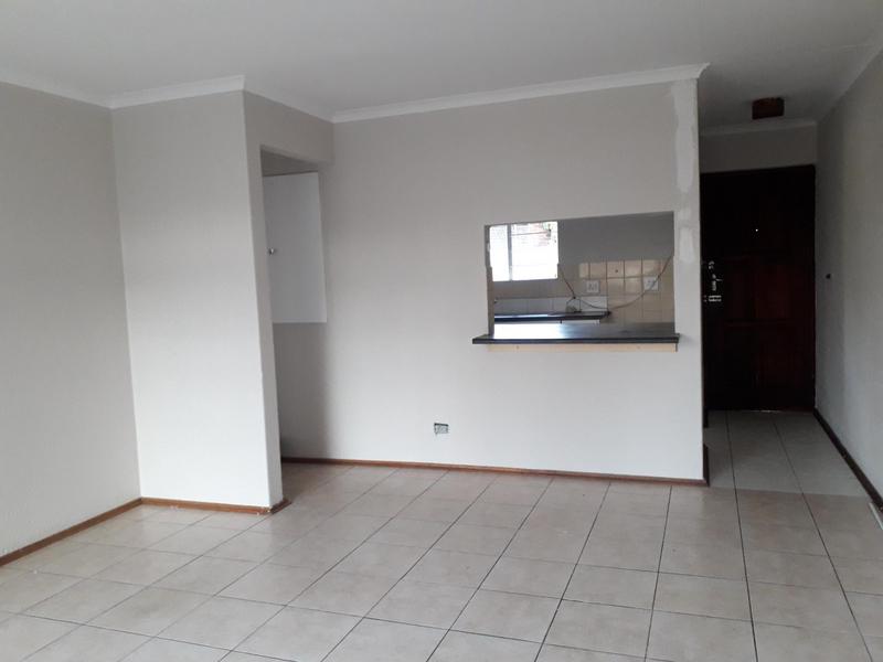 To Let 2 Bedroom Property for Rent in Sonneglans Gauteng