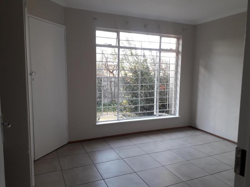 To Let 2 Bedroom Property for Rent in Sonneglans Gauteng